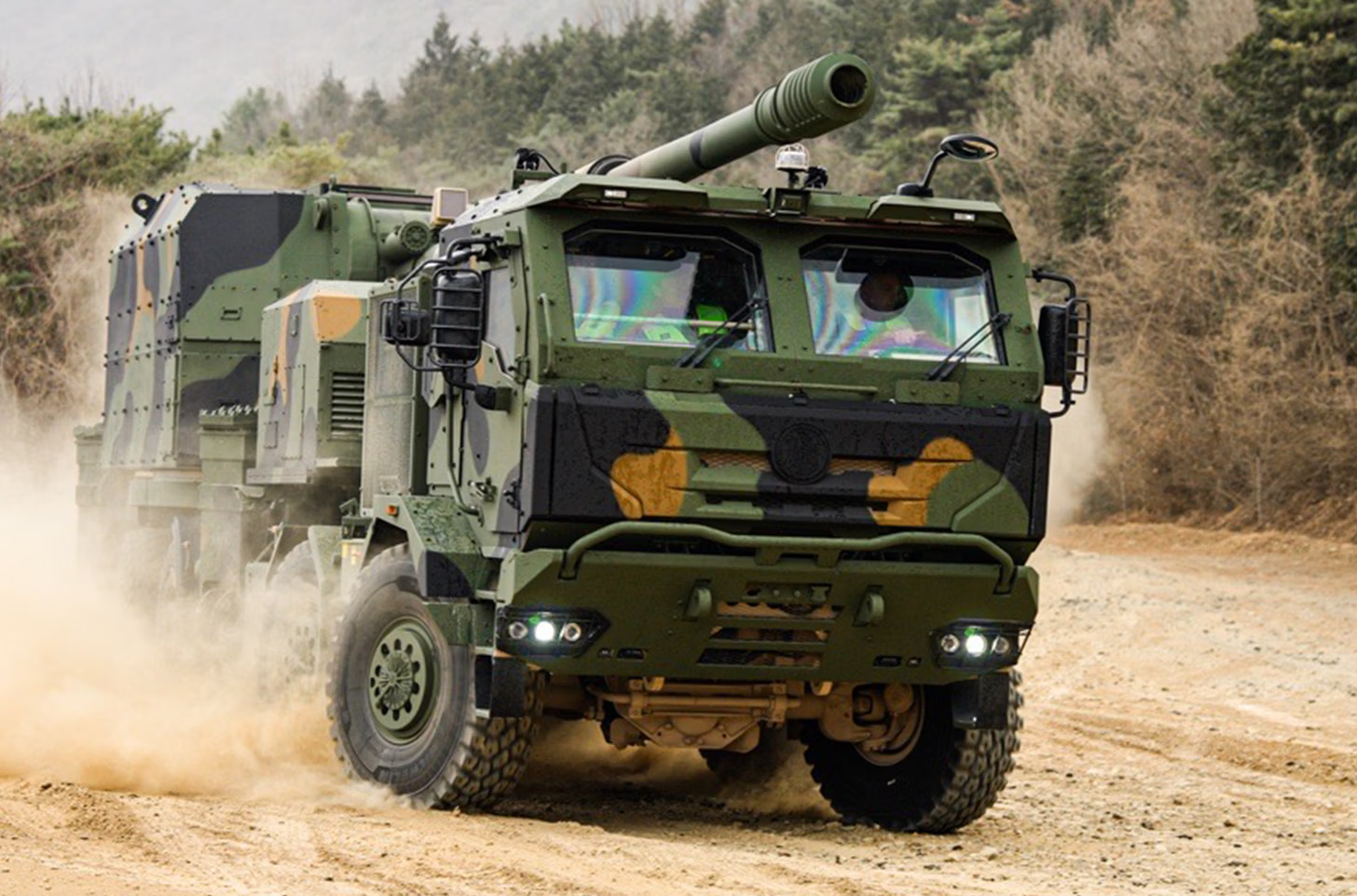 Hanwha advances K9MH mobile howitzer offer