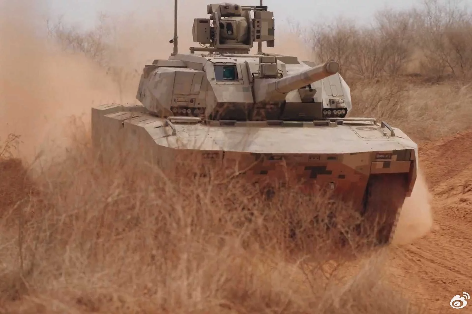 China fields sensor-driven Type 100 tank