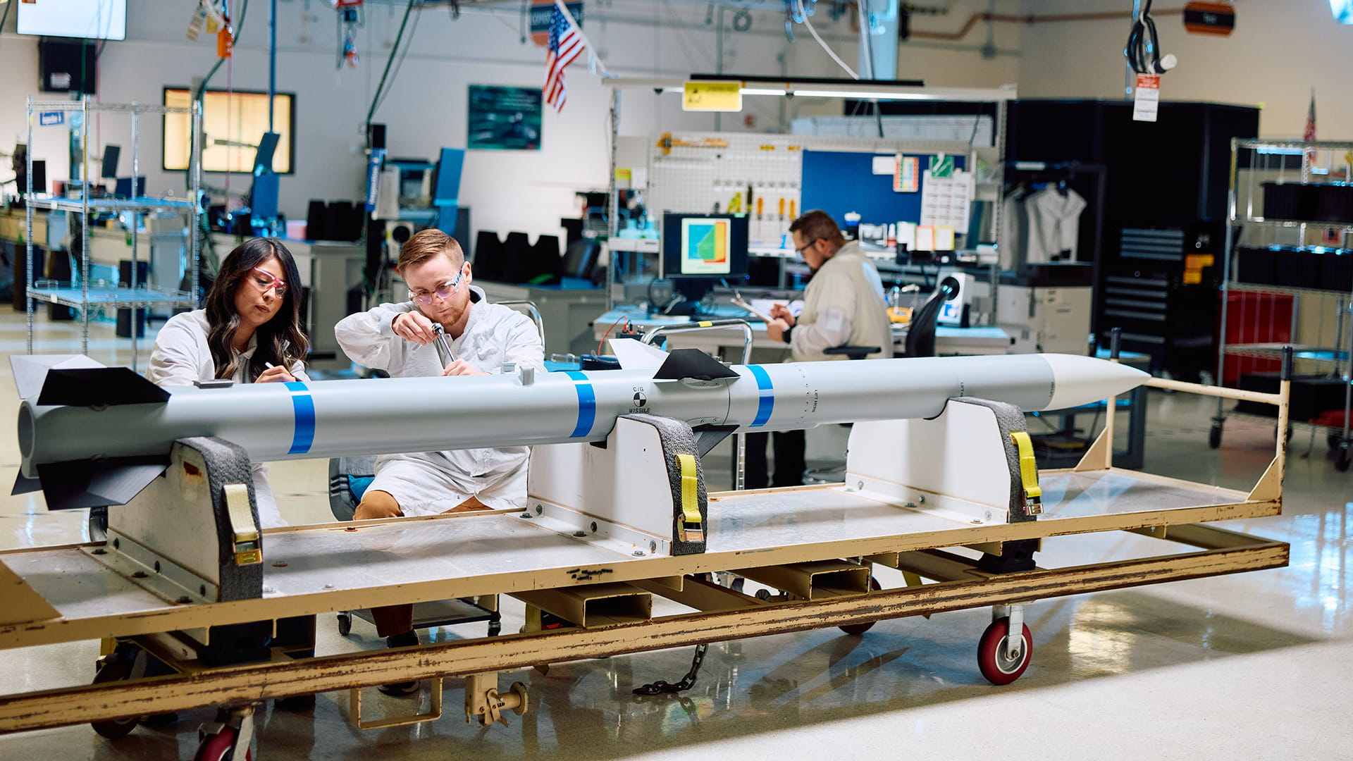 Raytheon receives .7bn AMRAAM production framework