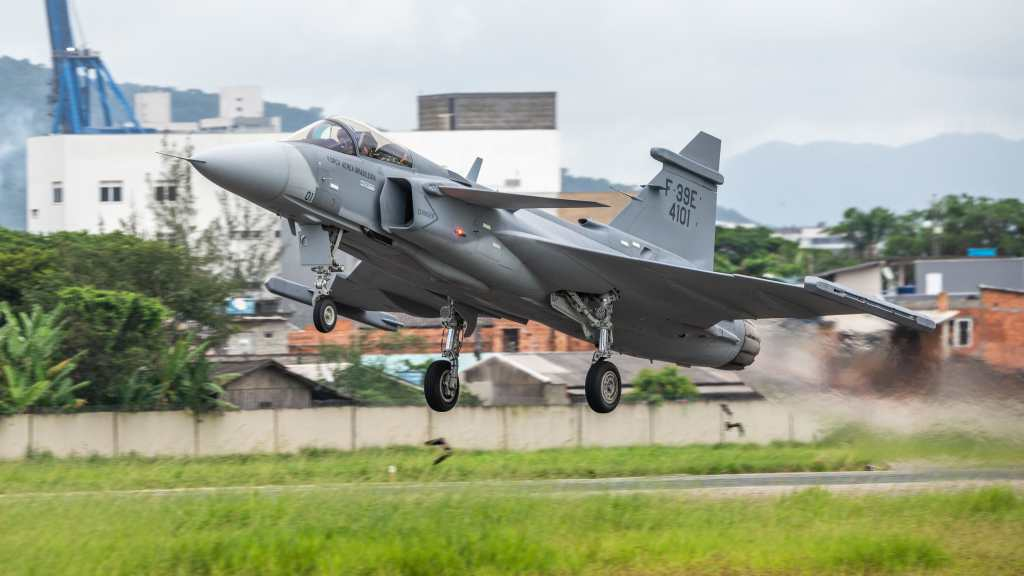 Brazilian Gripen E completes maiden flight
