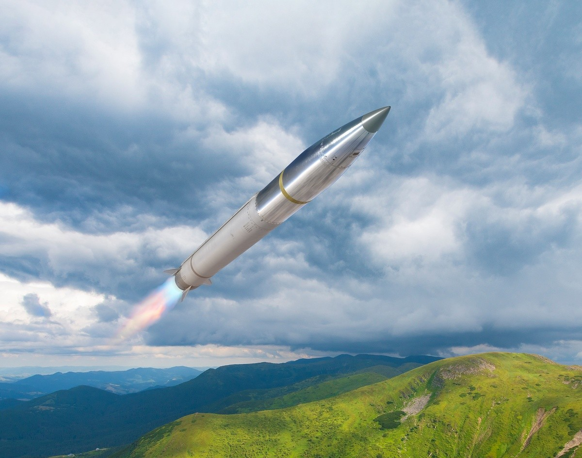 Lockheed demonstrates in-flight GMLRS rocket retargeting Lockheed demonstrates in-flight GMLRS rocket retargeting