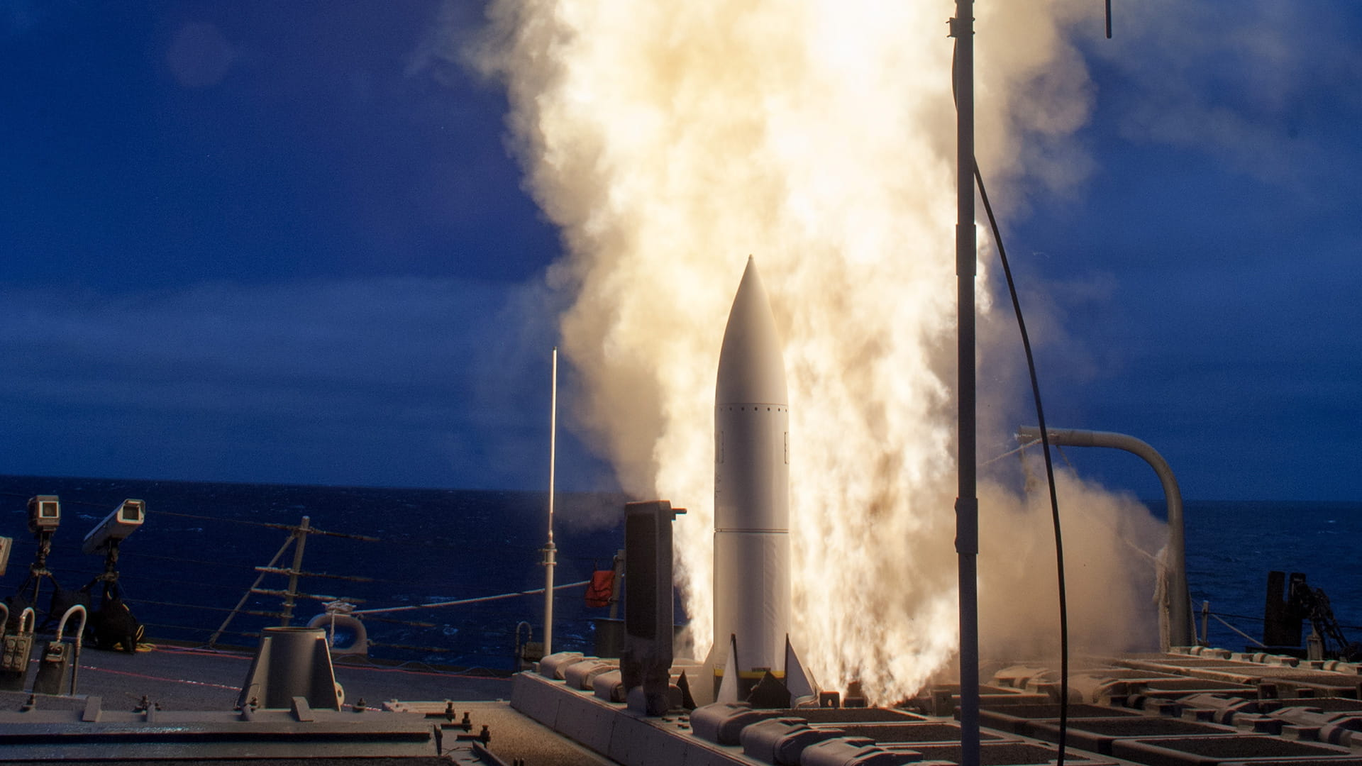 Raytheon secures .4bn SM-6 production contract